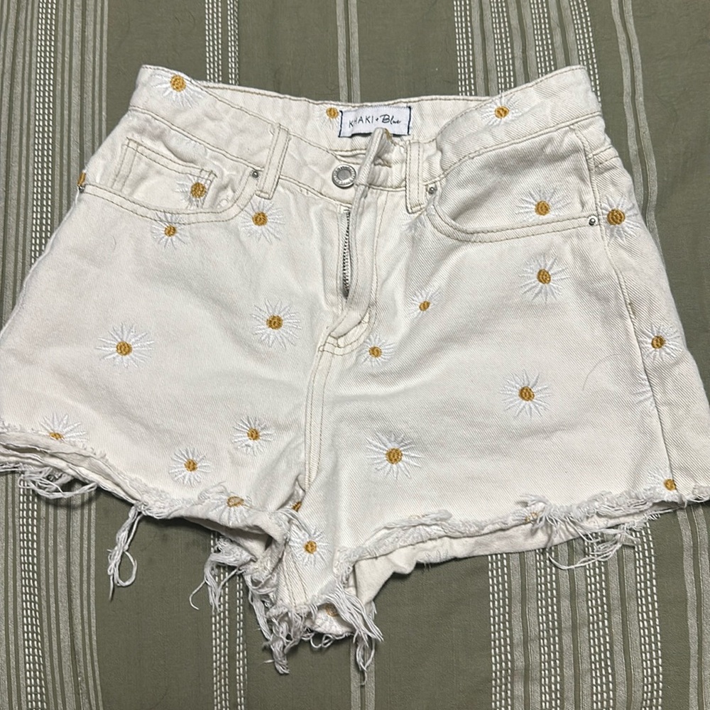 Sunflower detail white Jean shorts